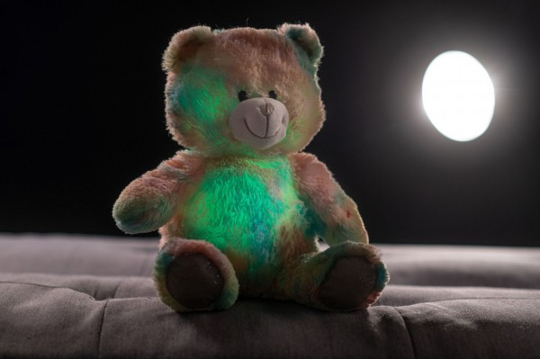 Rojko medveď dúhový plyš 40cm na batérie so svetlom so zvukom v sáčku