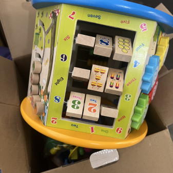 Aga4Kids Dřevěná motorická kostka 7v1